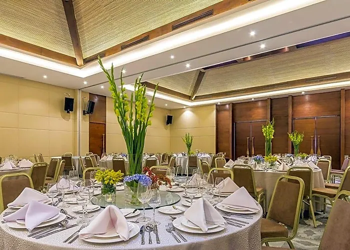 Maayo Hotel 4*